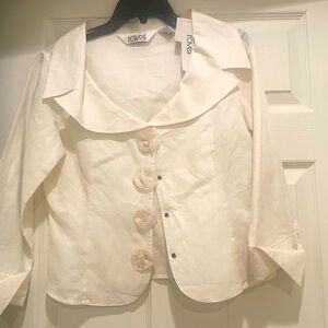 Dramatic Ravel Linen/Cotton white shirt with Rosette buttons that snap.